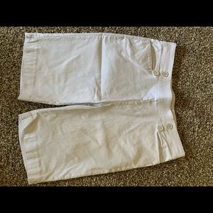 89th & Madison Size M Womans White Shorts
